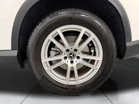 Used 2023 Mercedes-Benz GLC 300 4MATIC image 24
