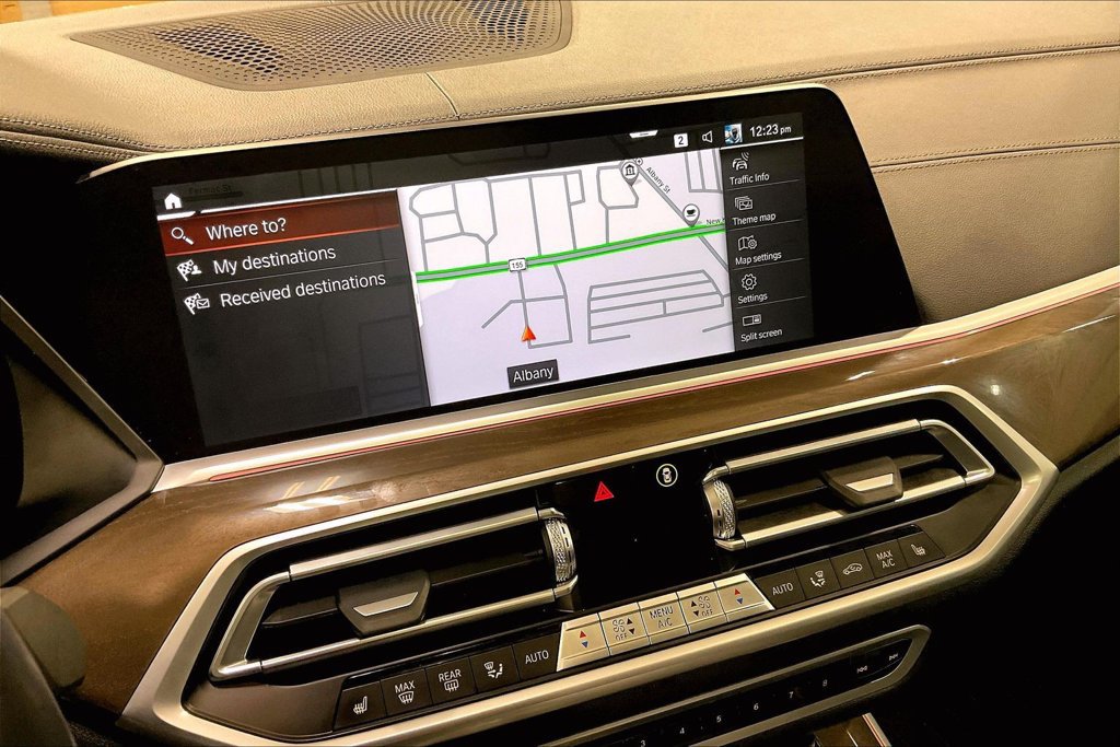 Used 2022 BMW X5 xDrive40i w/ Premium Package AWD/4WD image 16