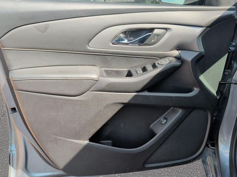 Used 2020 Chevrolet Traverse LT FWD image 8