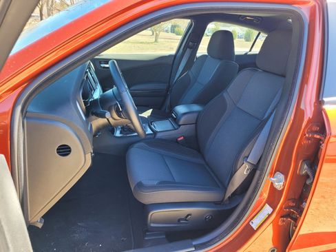 Used 2021 Dodge Charger SXT w/ Driver Convenience Group image 12