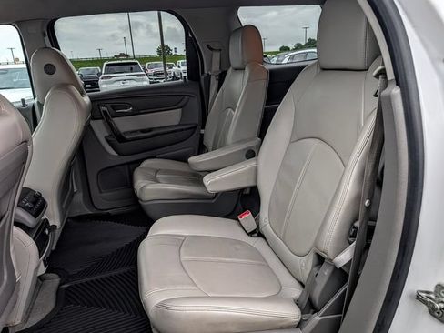 Used 2016 GMC Acadia SLT FWD image 18