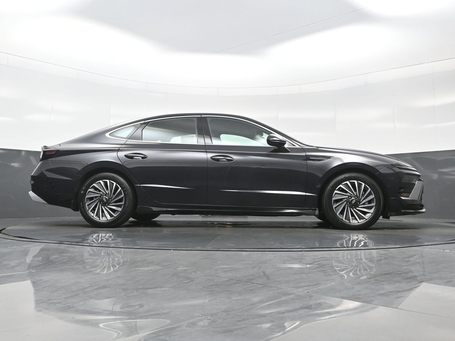 Certified 2026 Hyundai Sonata Limited FWD image 33