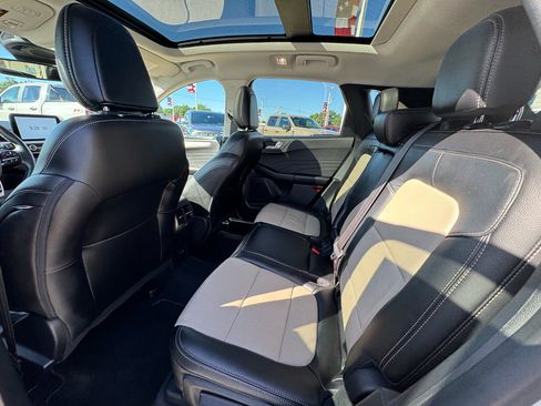 Used 2021 Ford Escape Titanium w/ Titanium Elite Package AWD/4WD image 25