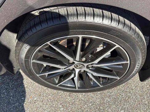 Used 2024 Toyota Camry SE FWD image 8