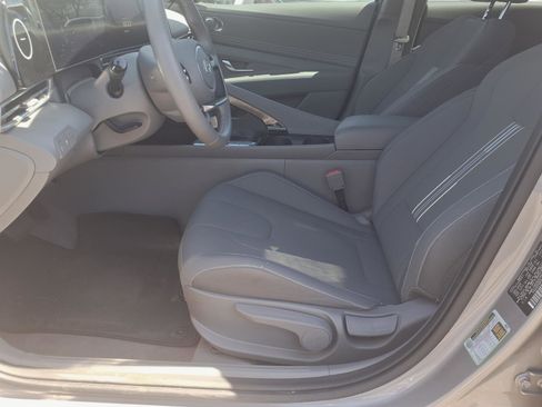 Certified 2025 Hyundai Elantra SEL FWD image 20