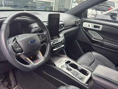 Used 2022 Ford Explorer ST w/ Equipment Group 401A image 9