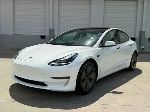 Used 2021 Tesla Model 3 Standard Range Plus RWD image 1