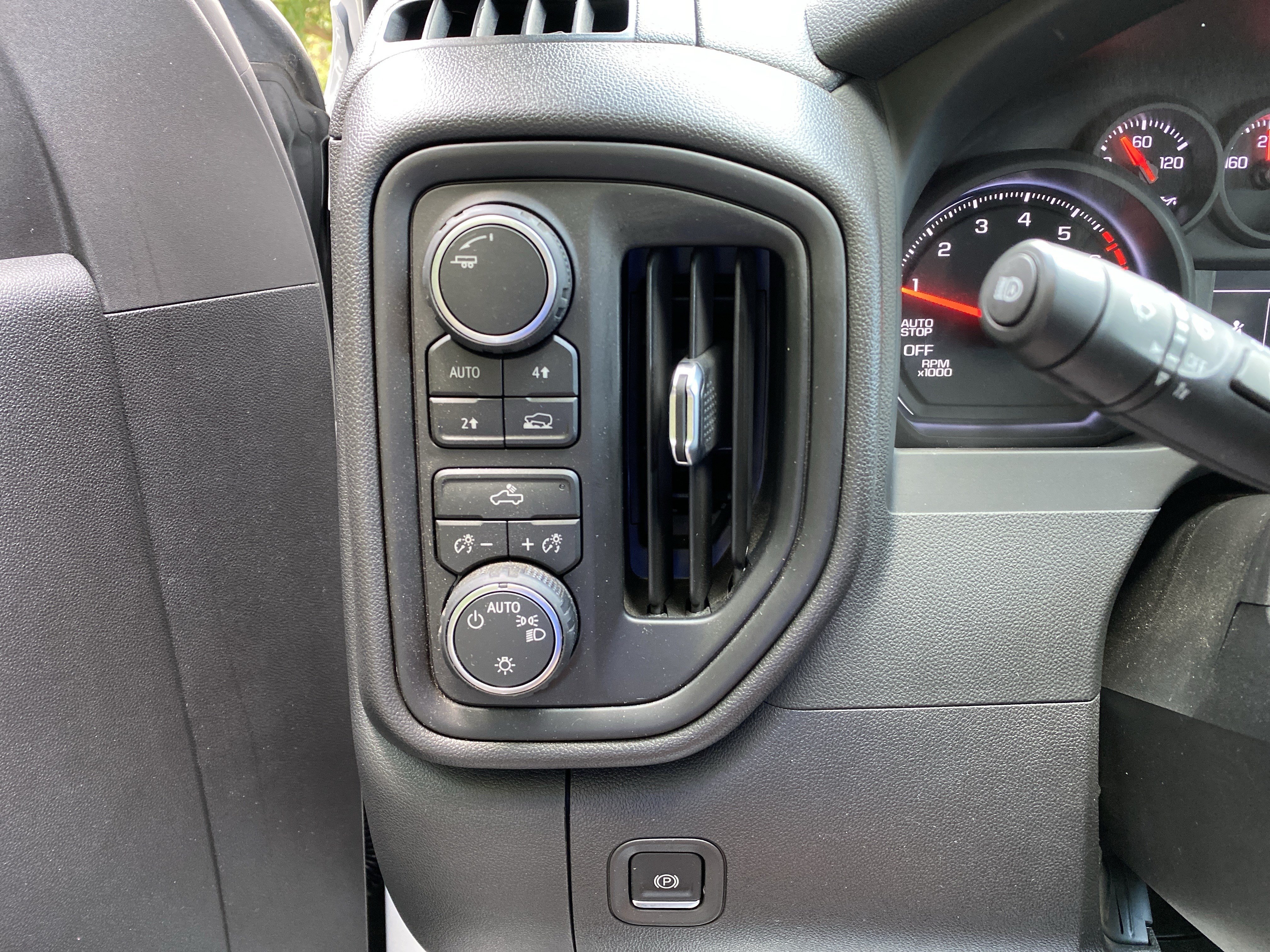 Used 2026 Chevrolet Silverado 1500 Custom AWD/4WD image 18