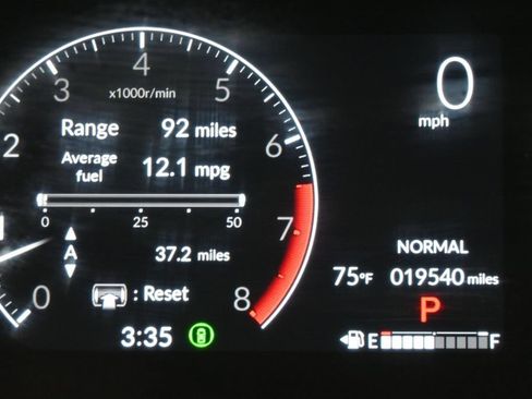 Used 2024 Honda Pilot Touring image 16