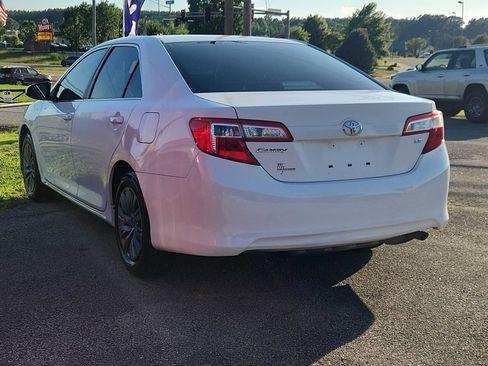 Used 2012 Toyota Camry LE FWD image 2