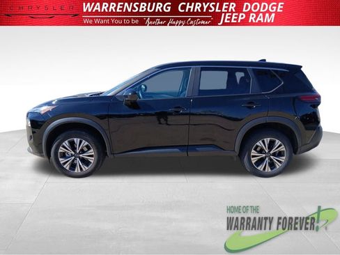 Used 2023 Nissan Rogue SV image 7