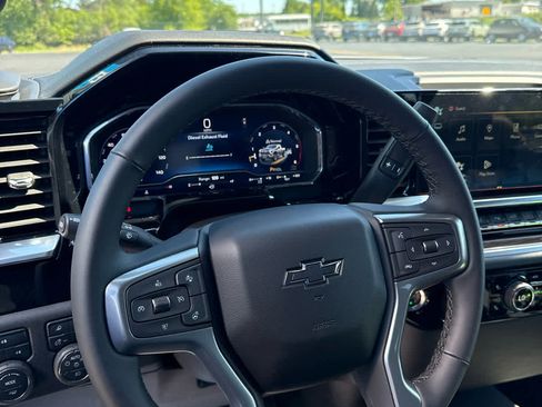 Used 2025 Chevrolet Silverado 2500 LT w/ Trail Boss Package AWD/4WD image 19