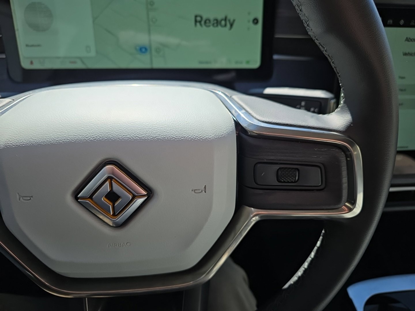 Used 2025 Rivian R1S Adventure Dual AWD/4WD image 11