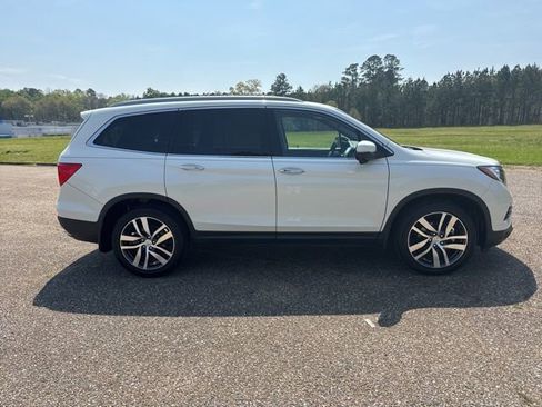 Used 2017 Honda Pilot Touring image 7