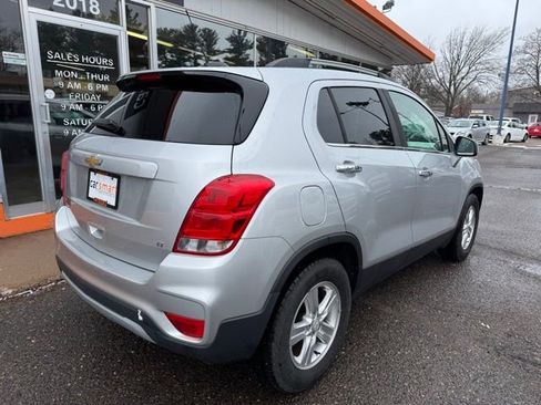 Used 2018 Chevrolet Trax LT w/ LT Convenience Package image 7