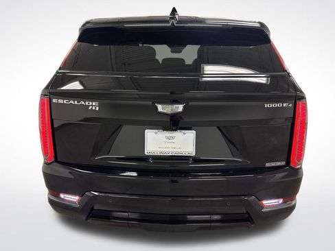 New 2025 Cadillac Escalade IQ Sport 2 AWD/4WD image 16