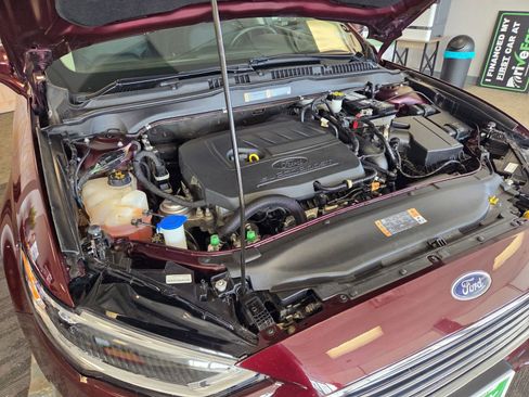 Used 2017 Ford Fusion SE w/ Fusion SE Technology Package image 60