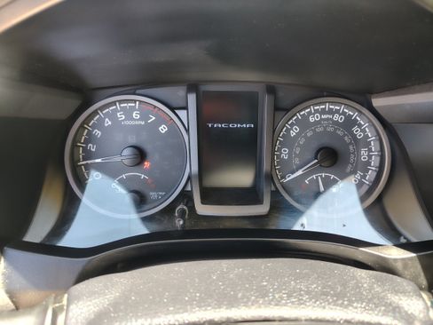 Used 2017 Toyota Tacoma TRD Off-Road w/ Tow Package (A/T) AWD/4WD image 26
