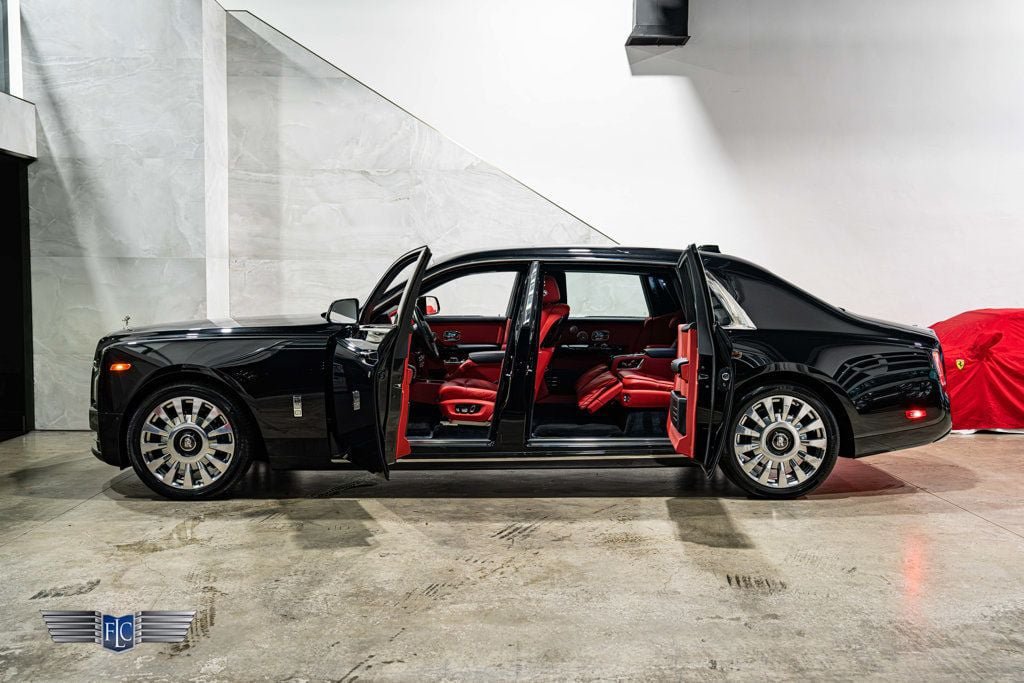 Used 2020 Rolls-Royce Phantom Extended Wheelbase RWD image 9