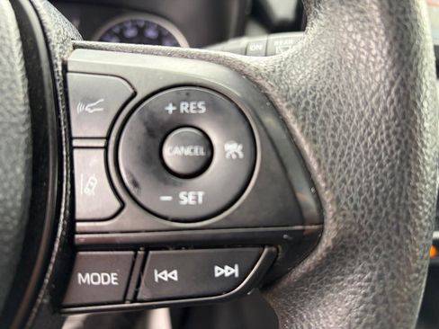 Used 2019 Toyota RAV4 XLE FWD image 21