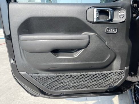 New 2025 Jeep Gladiator Willys image 16