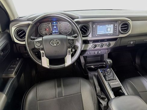 Used 2018 Toyota Tacoma SR5 RWD image 23