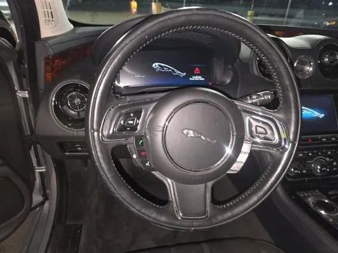Used 2015 Jaguar XJ image 13