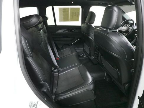 Used 2022 Jeep Grand Cherokee Altitude image 29