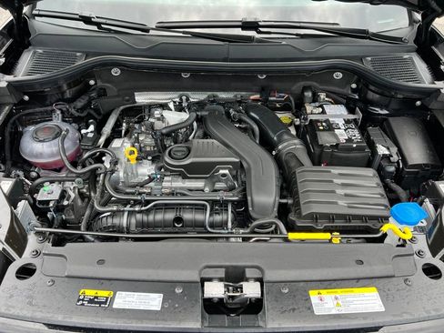 New 2026 Volkswagen Taos SE FWD image 11