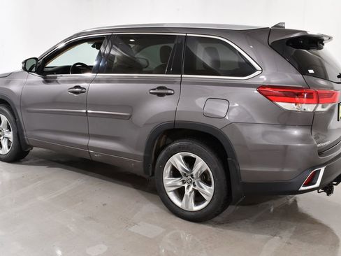 Used 2017 Toyota Highlander Limited FWD image 15