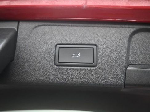 Used 2024 Volkswagen Atlas SE image 34