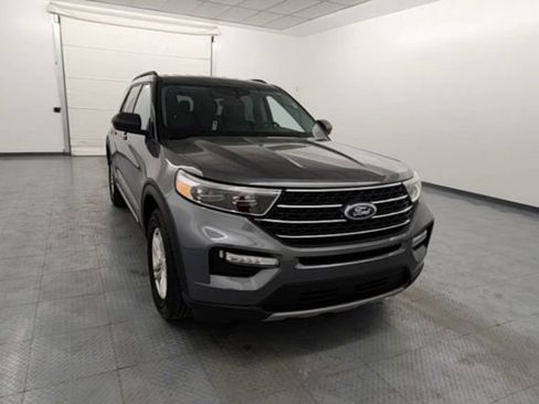 Used 2023 Ford Explorer XLT w/ Equipment Group 202A image 2