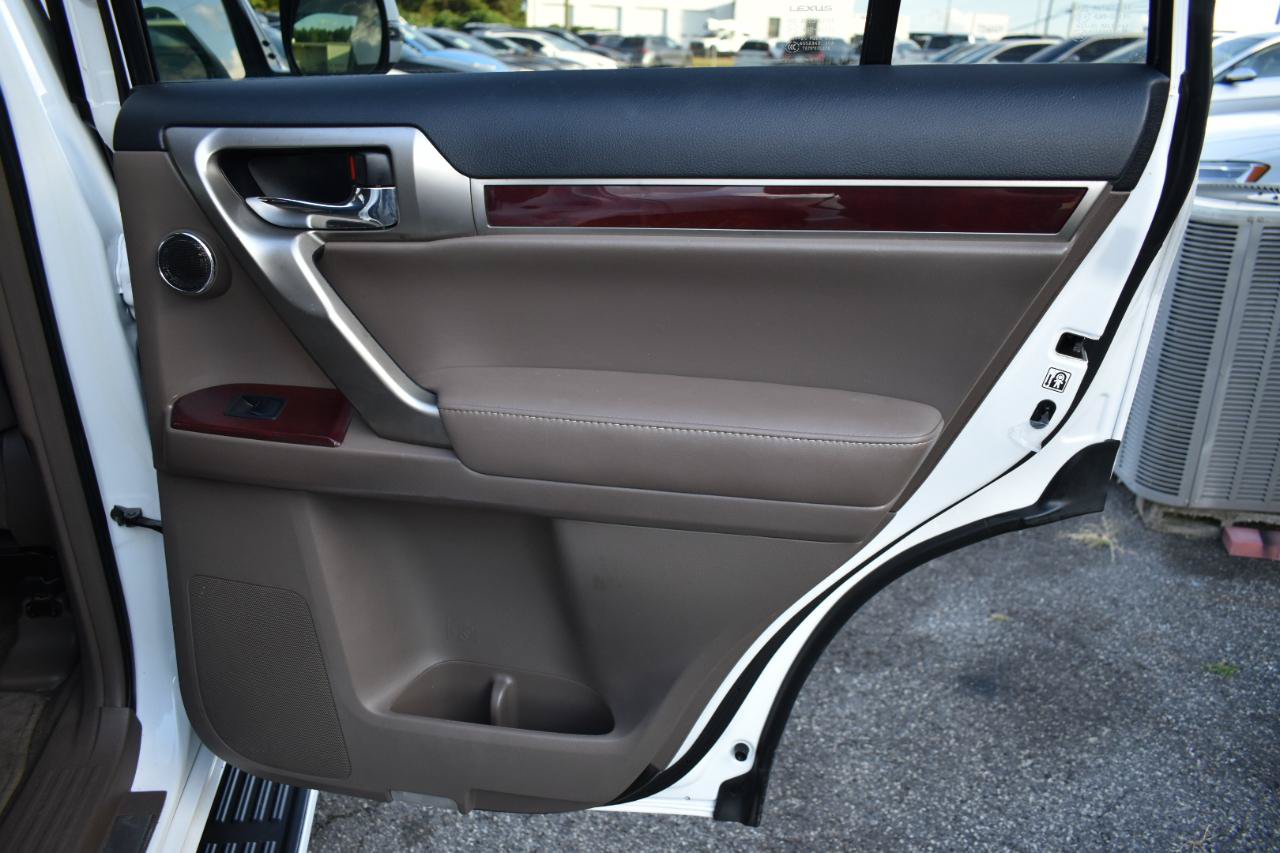 Used 2016 Lexus GX 460 Luxury AWD/4WD image 41