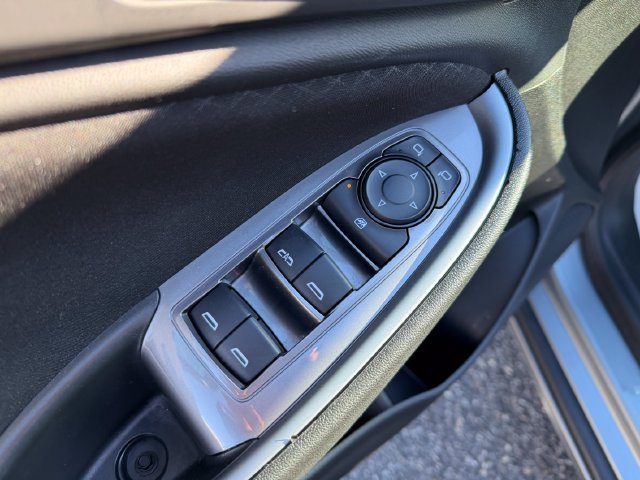 Used 2025 Chevrolet Malibu LT FWD image 18