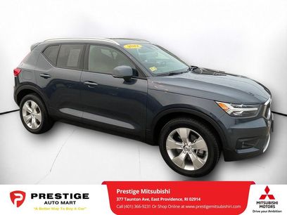 Used 2022 Volvo XC40 T5 Momentum