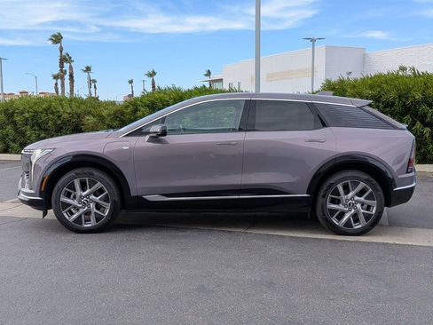 New 2026 Cadillac Optiq Luxury 1 image 37