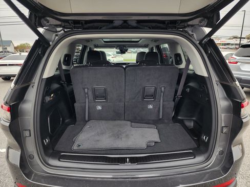 Used 2023 Jeep Grand Cherokee L Limited w/ Luxury Tech Group II image 6