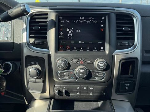 Used 2018 RAM 2500 SLT AWD/4WD image 12