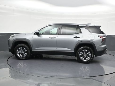 Used 2025 Chevrolet Equinox LT FWD image 2