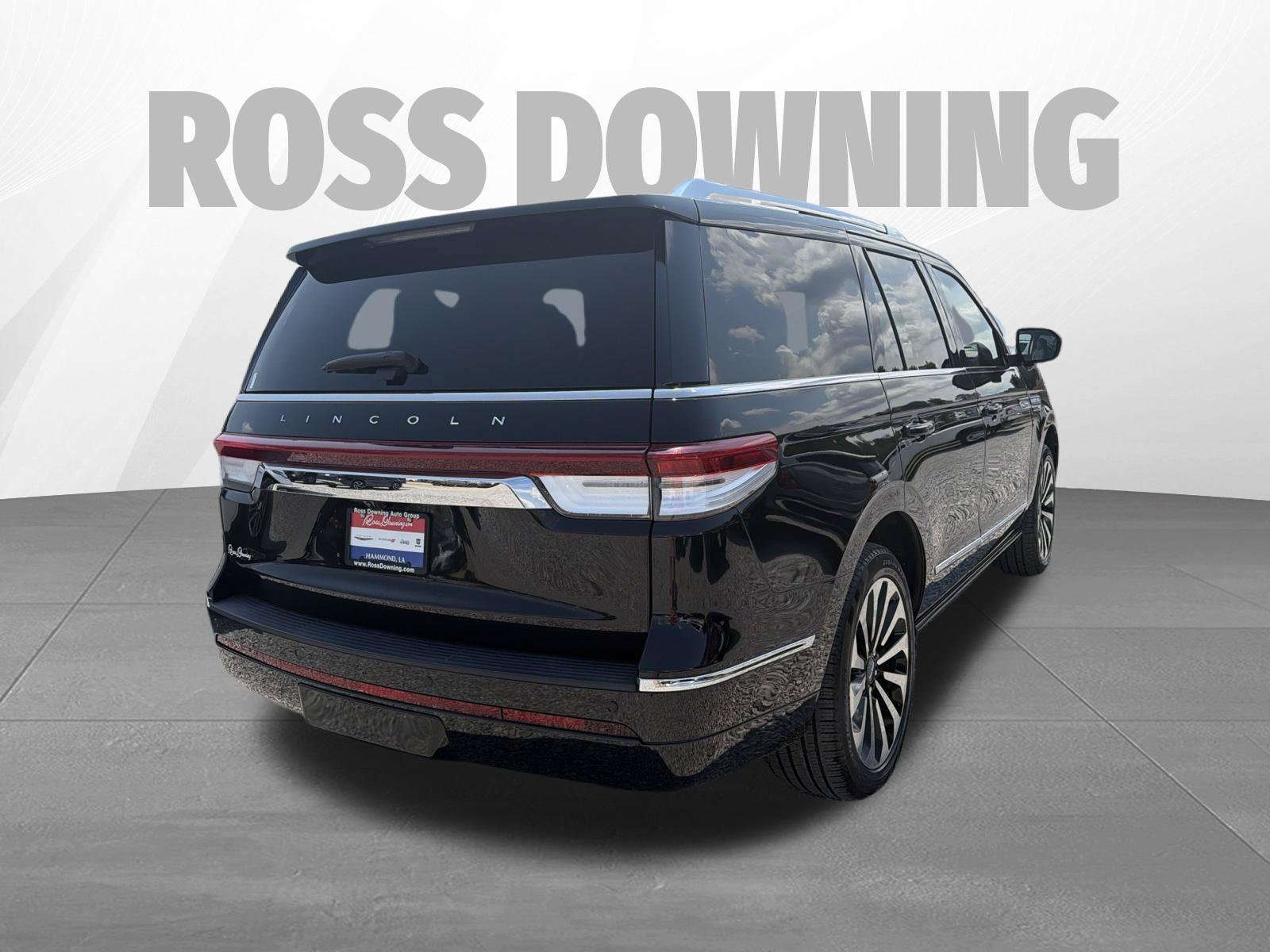 Used 2022 Lincoln Navigator Reserve RWD image 4