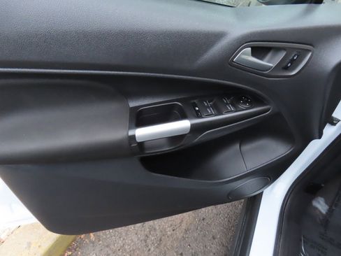 Used 2016 Ford Transit Connect XLT image 10