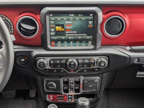 Used 2023 Jeep Gladiator Rubicon w/ Cold Weather Group AWD/4WD image 25
