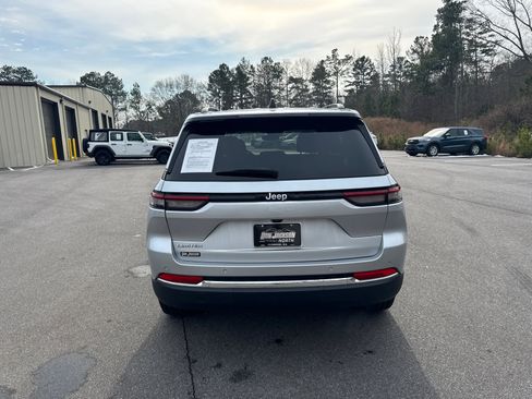 Certified 2024 Jeep Grand Cherokee Limited image 6