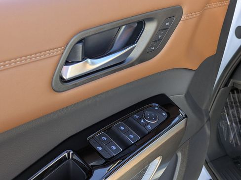 New 2025 Nissan Pathfinder Platinum image 12