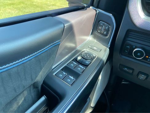 Used 2026 Ford F250 Platinum w/ FX4 Off-Road Package AWD/4WD image 25