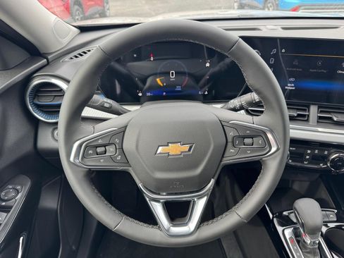 New 2026 Chevrolet Trax LT w/ Driver Confidence Package FWD image 6