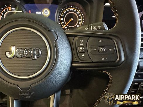 New 2025 Jeep Gladiator Sport AWD/4WD image 18