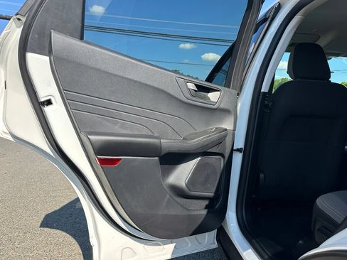 Used 2022 Ford Escape SE w/ Convenience Package FWD image 21