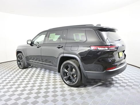 Used 2022 Jeep Grand Cherokee L Laredo image 4