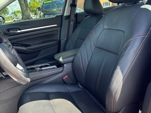 Used 2023 Nissan Altima 2.5 SR w/ SR Premium Package FWD image 16